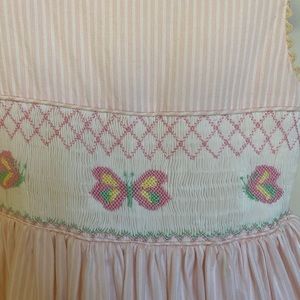 Very sweet Smocked Dress, size 4, EUC. Lined.